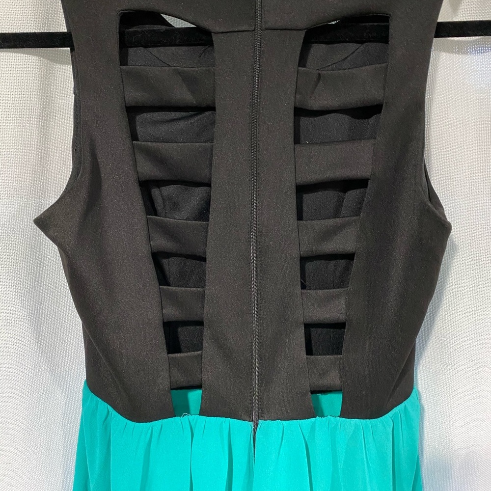 Dress - Picture 4 of 5